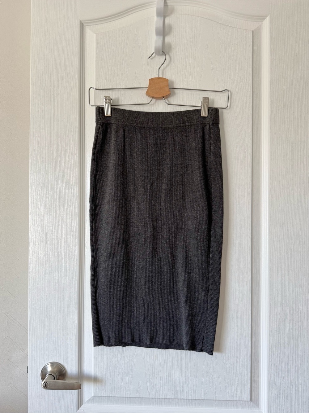 Aritzia Talula soft ribbed skirt
